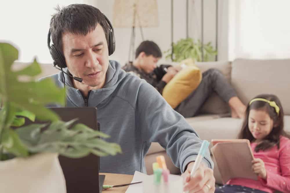 How to Balance Family Life and Working from Home in the Philippines