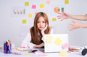 The "Juggling Act" Trap: Why Having Too Many Clients or "Multiple Full-Time Jobs" Often Leads to Zero