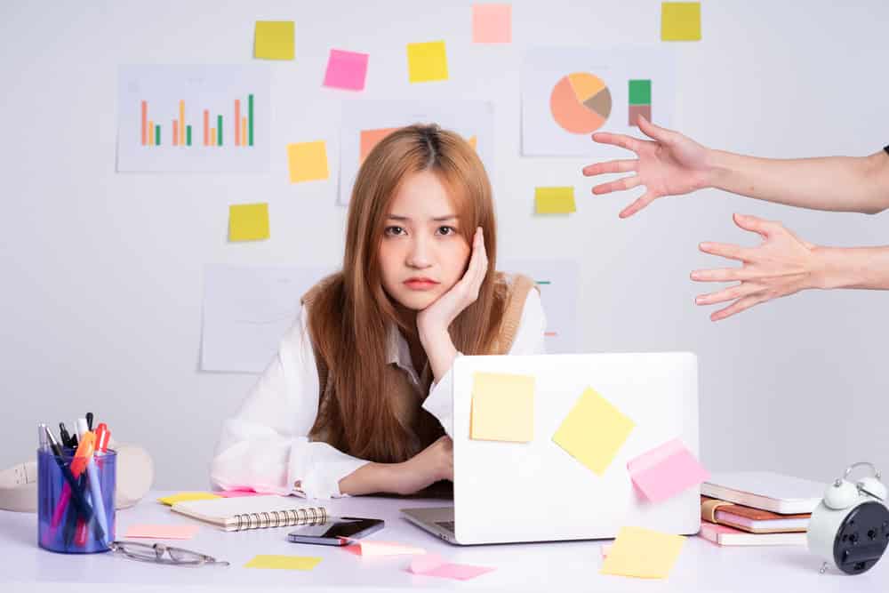 The "Juggling Act" Trap: Why Having Too Many Clients or "Multiple Full-Time Jobs" Often Leads to Zero