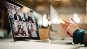 The Pros and Cons of Working for Foreign vs. Local Clients